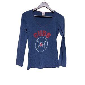 5th & Ocean Chicago Cubs Baseball Graphic V-Neck Long Sleeve Women's Small